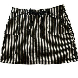 Black and White Striped Women's Skort W 16.5 L 17 I 4